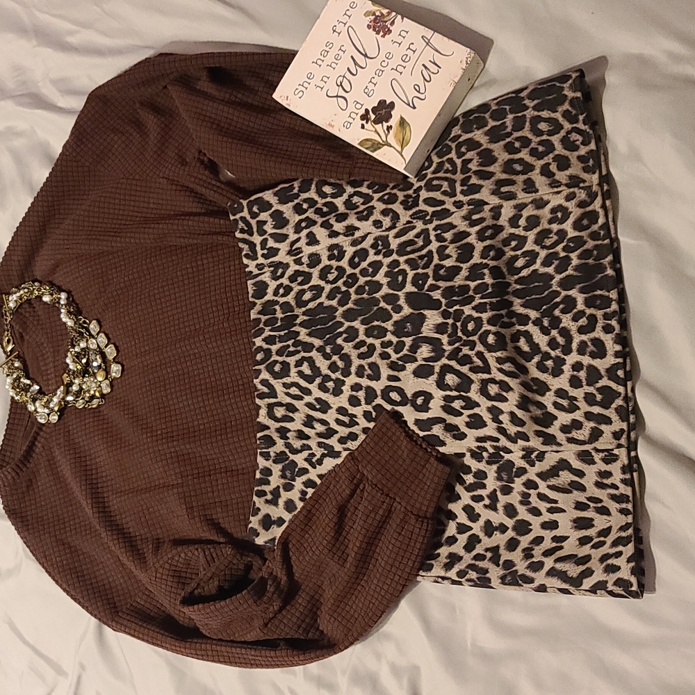 Leopard mini skirt